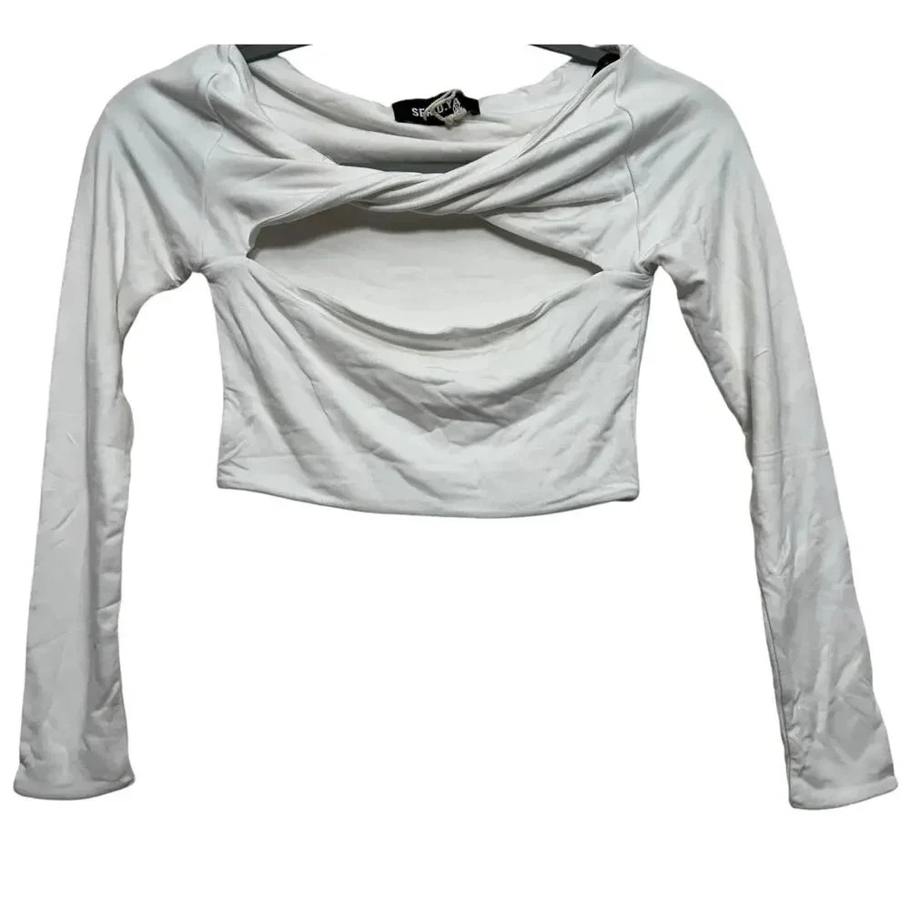 Ser.O.Ya NWT’s Artemis chest cut out long sleeve crop top. Size small